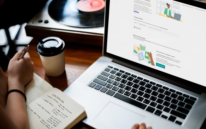 Biblioteca de anúncios do Facebook: O que é, como usar e seus benefícios