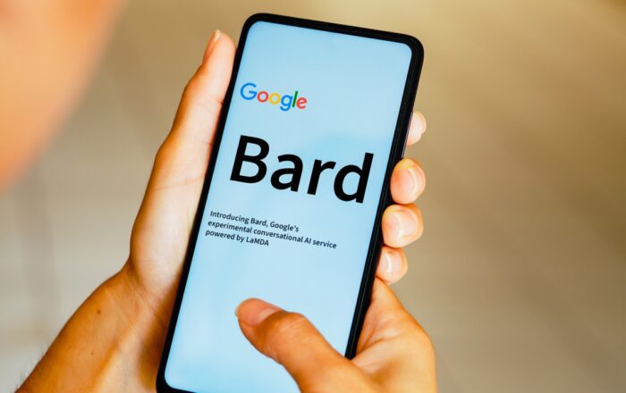 Google prioriza Bard para o futuro, possível integração com Assistant